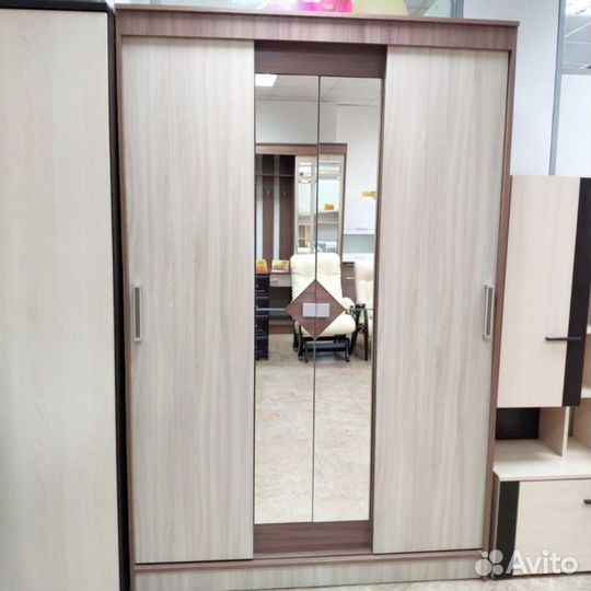 Шкаф распашной