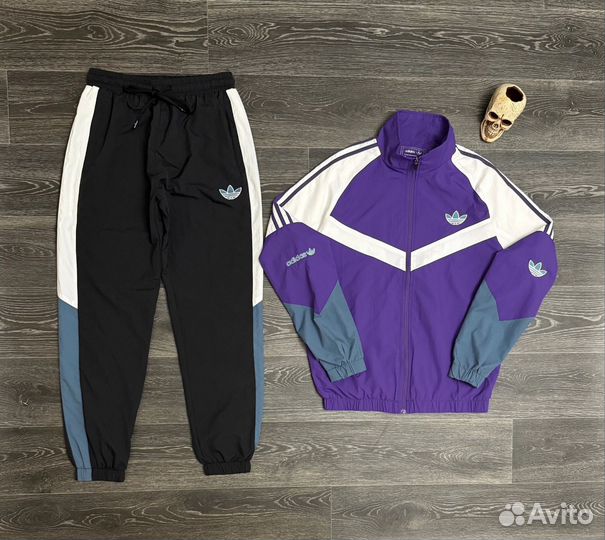 Спортивный костюм adidas