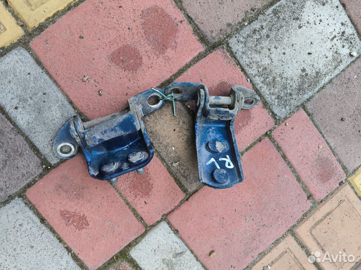 Toyota funcargo петли задней боковой двери