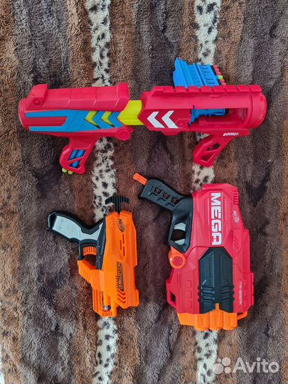 Бластеры Nerf и BoomCo