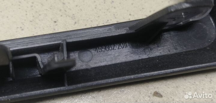 Дефлектор воздушный RAV 4 2013