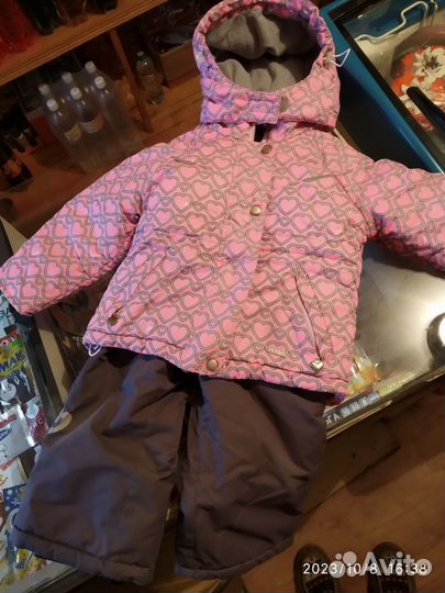 Зимний костюм и ботинки