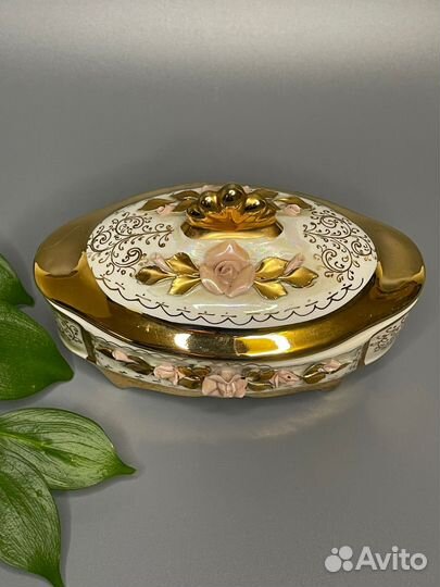 Шкатулка винтажная Европа фарфор позолота