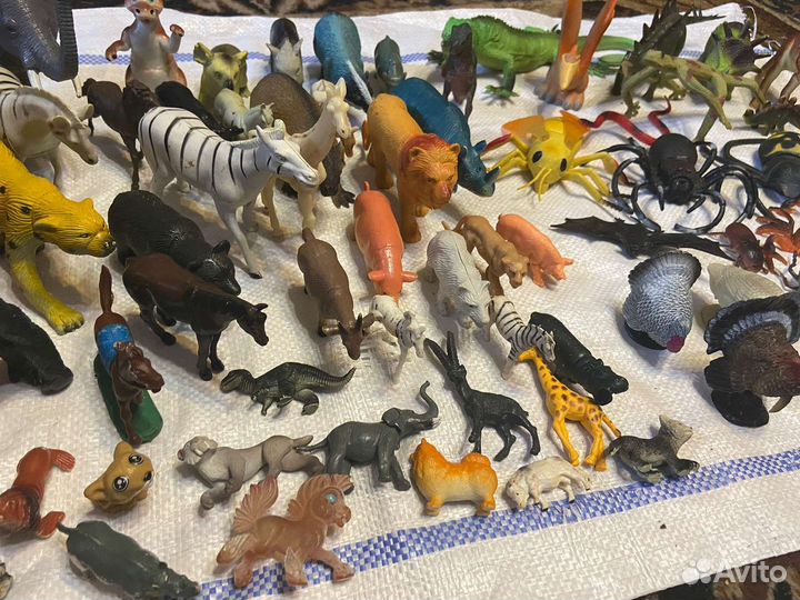 Игрушки фигурки животных