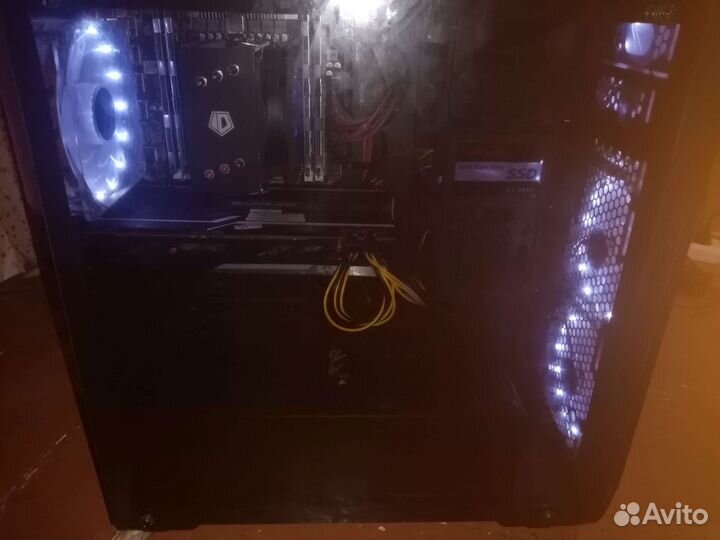 Игровой компьютер с монитором