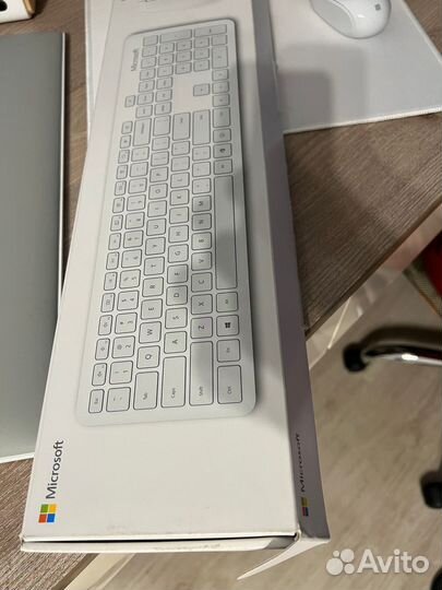 Клавиатура+мышь Microsoft Bluetooth Desktop