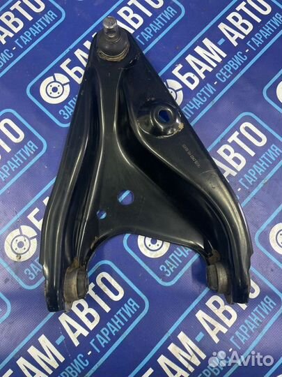 Рычаг подвески нижний передний правый Renault