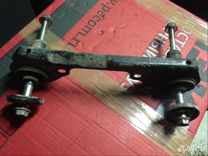 Кронштейн редуктора Nissan X-Trail Т 32