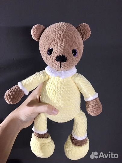 Плюшевый мишка в пижаме