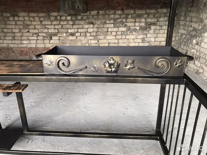 Мангал с крышей