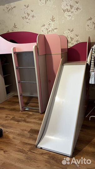 Детская кровать чердак со шкафом Горкой