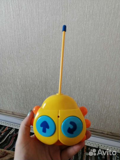 Божья коровка игрушка с пультом управления