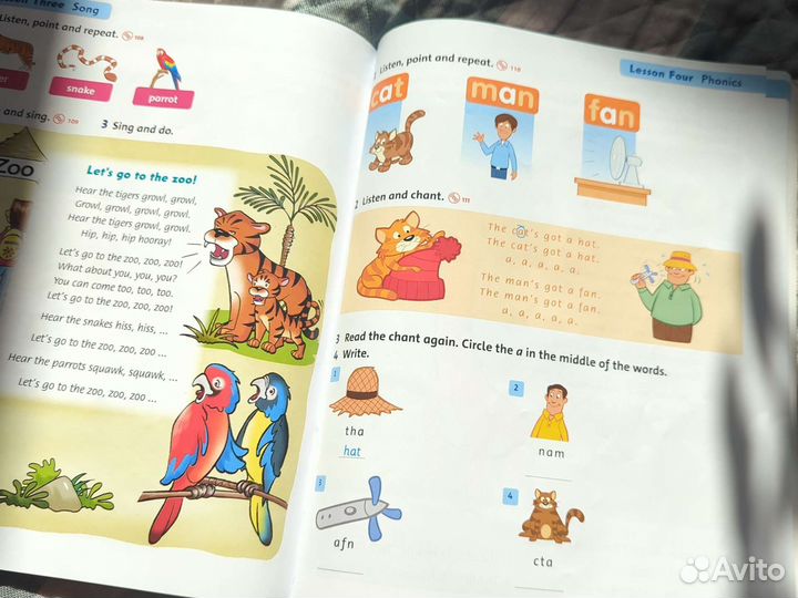 Family and friends 1 oxford class book