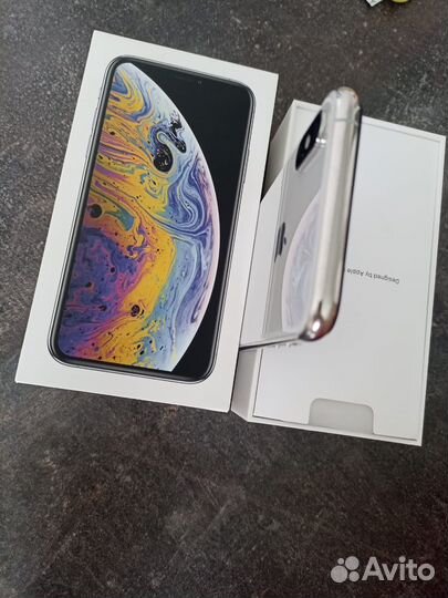 Телефон iPhone XS