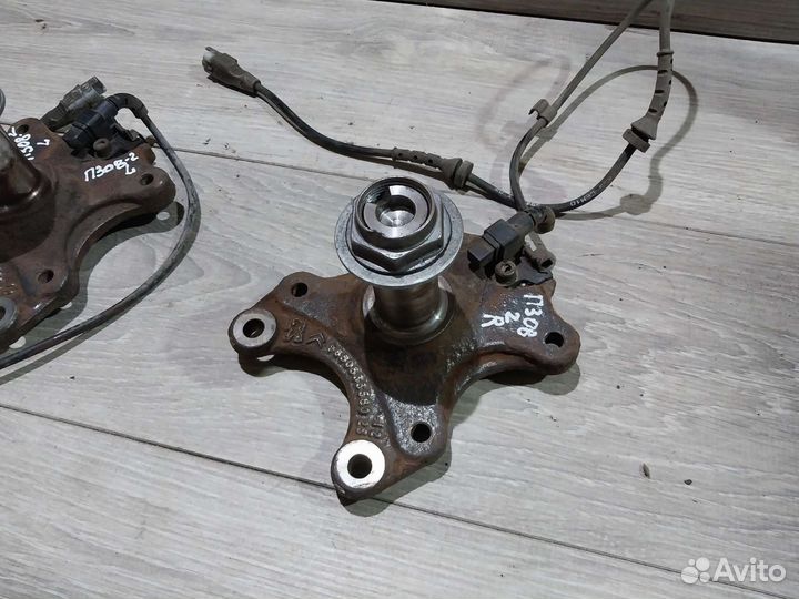 Цапфа задняя Peugeot 308