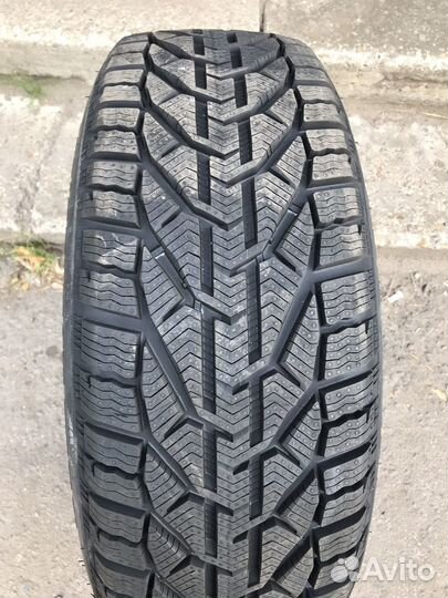 Tigar Winter 215/45 R17 91V