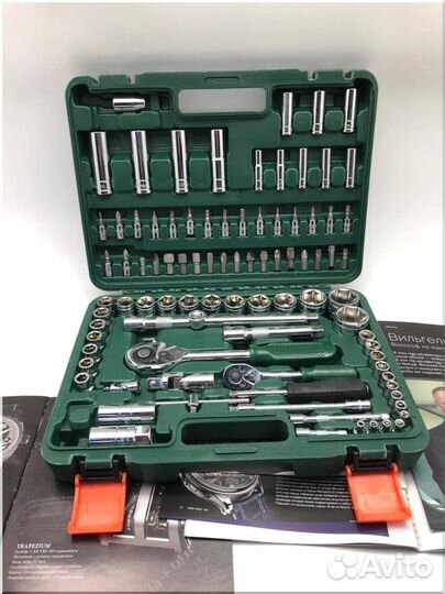 Набор инструментов состоит из 94 предметов