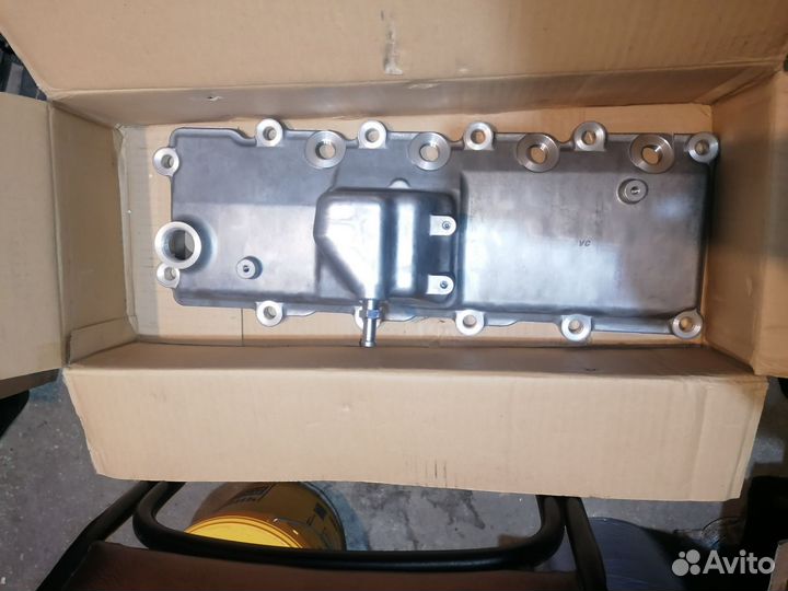 Клапанная крышка Nissan