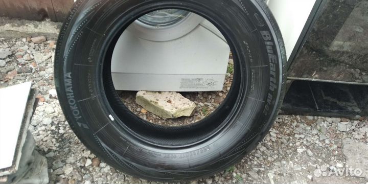 Yokohama BluEarth RV-02 225/65 R17 106V