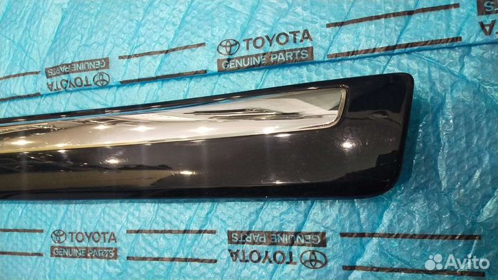 Молдинг Ленд Крузер 200 передний правый черный