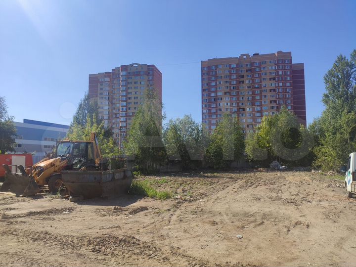 Машиноместо, > 30 м²