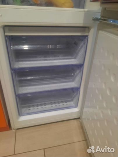 Холодильник в нерабочем состоянии