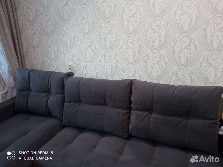 Подушки для дивана новые 3 шт