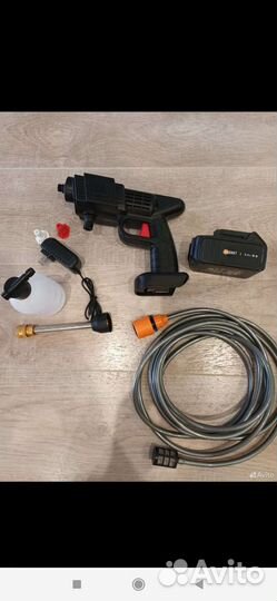 Аккумуляторная мини мойка высокого давления