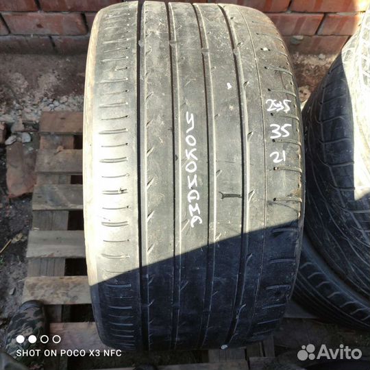 Yokohama ADVAN Sport V103 255/35 R21 и 295/30 R21 98Y