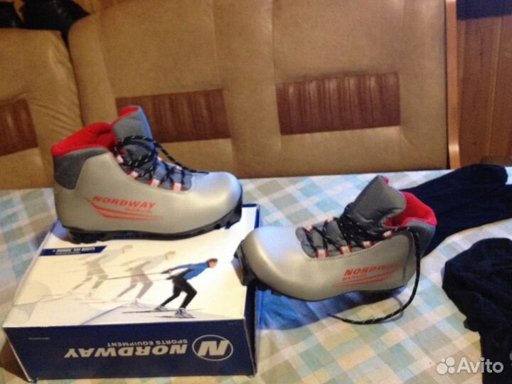 Лыжные ботинки