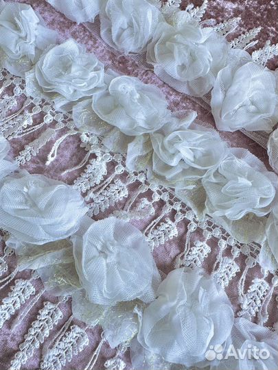 Кружево белое объемное розочки на сетке 12 см