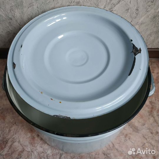 Большая кастрюля бак с крышкой на 24 литра