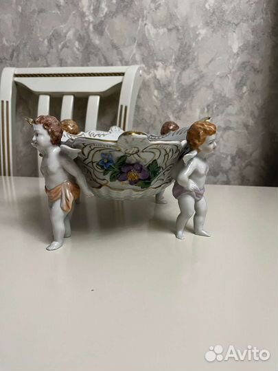 Большое антикварное блюдо с ангелочками, Дрезден