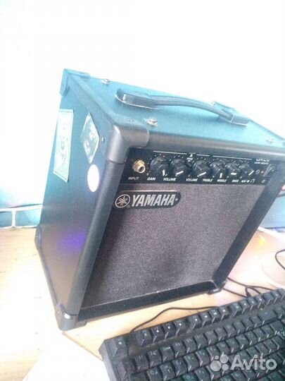 Гитарный комбоусилитель