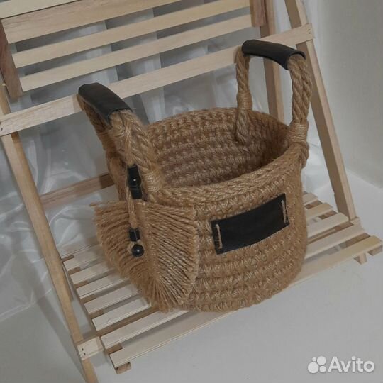 Интерьерная корзинка из джута