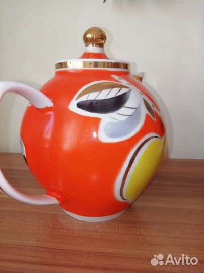 Фарфоровый чайник большой доливной. Полонне СССР