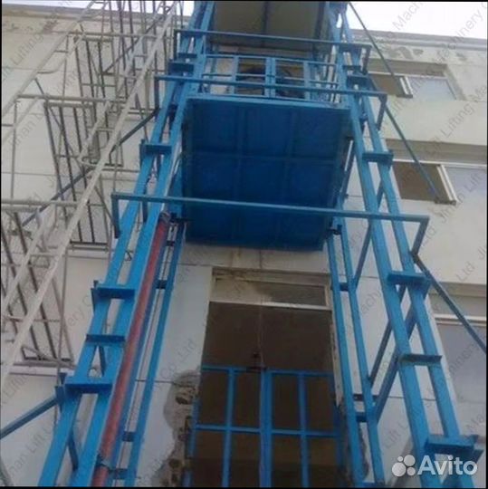 Подъемник мачтовый грузовой. Грузовой подъемник