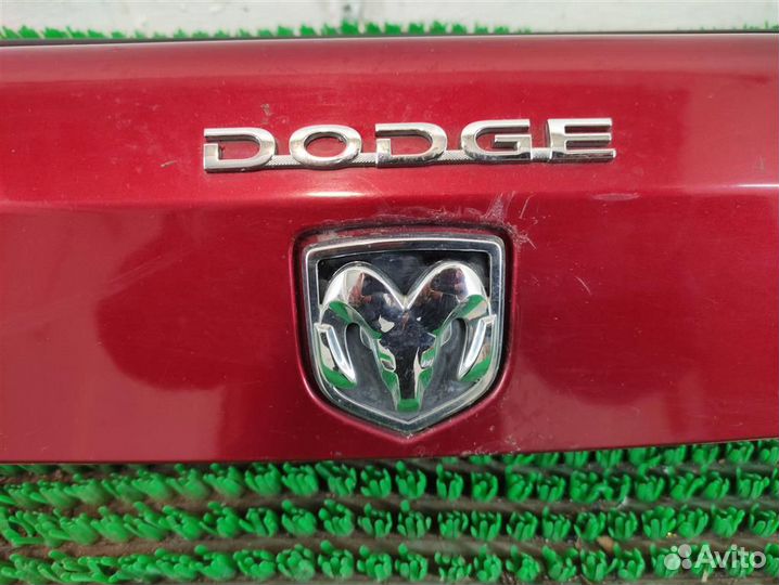 Накладка крышки багажника Dodge Caliber PM 2007