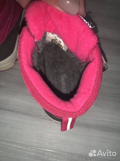 Продам осенние ботинки на девочку