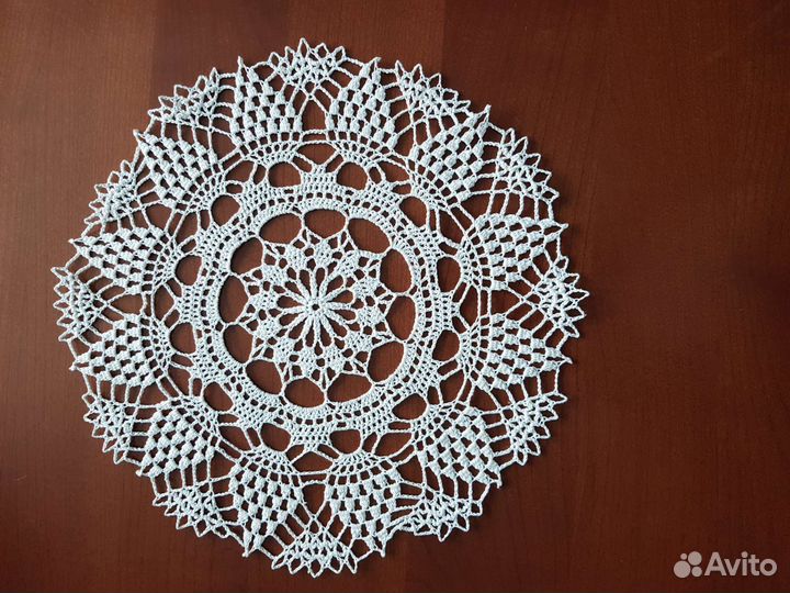 Салфетка Белая вязанная 35см. Декор дома интерьера