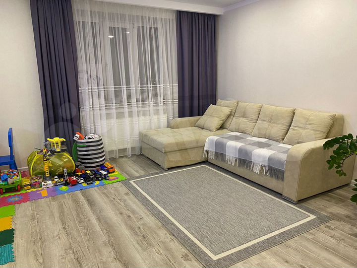 2-к. квартира, 52 м², 10/10 эт.