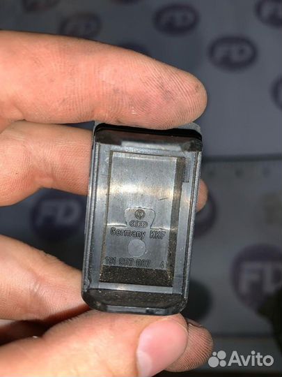 Заглушка панели Volkswagen Jetta II 1985