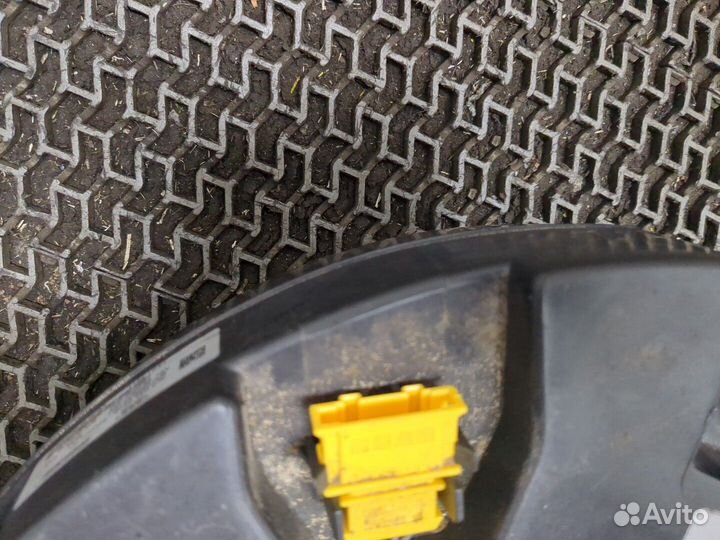 Сабвуфер Audi Q7, 2011