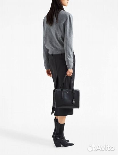 Свитер женский prada