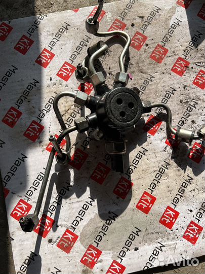 Рейка топливная Ford Focus 2 1.8