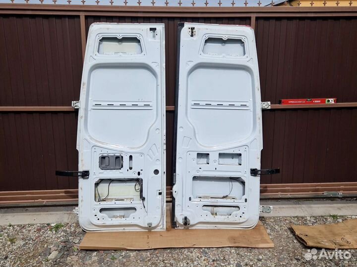 Запчасти дверей Mercedes Sprinter W906