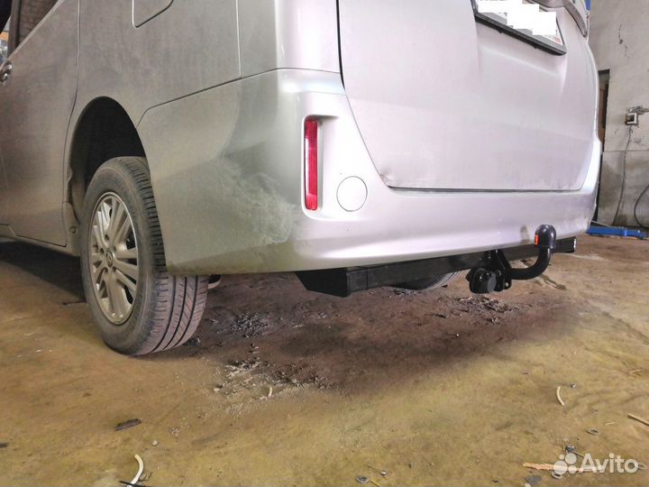 Фаркоп для Тойота Вокси, Ноах 2014