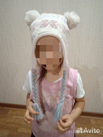 Шапка для девочки новая осенняя