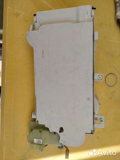 Лоток для порошка и порошкаприемник с клапанами