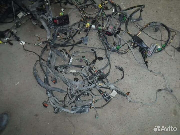 Коса подкапотная Volkswagen Tiguan cava 2009